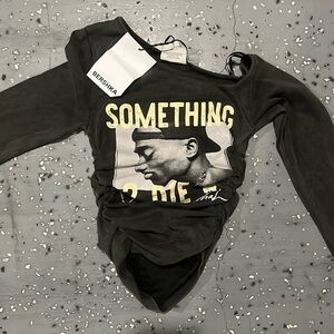 Bershka Tupac size: xs, long sleeve off the shoulder